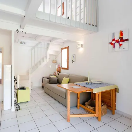 Villa Mezzanine Avec Piscine, Terrasse Et Parking Proche A - Fr-1-409-189 Gruissan